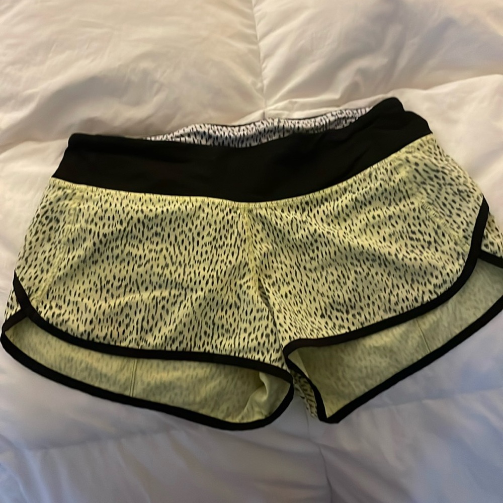 Lululemon Speed Up Low Rise Lined Shorts, Size 4